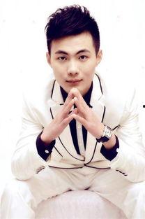 钟乐个人资料,才华横溢的音乐才子，演绎人生旋律